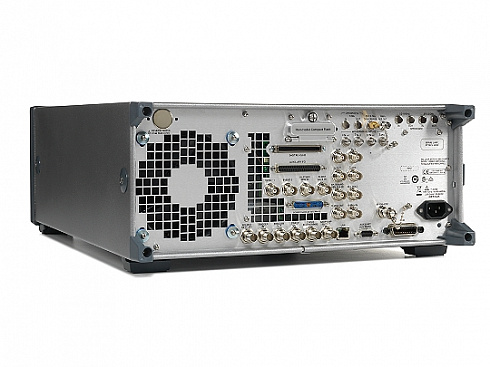 Keysight E8267D