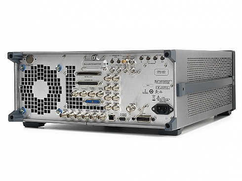 Keysight E8267D